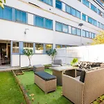Beautiful 3-Bed House-The Centre